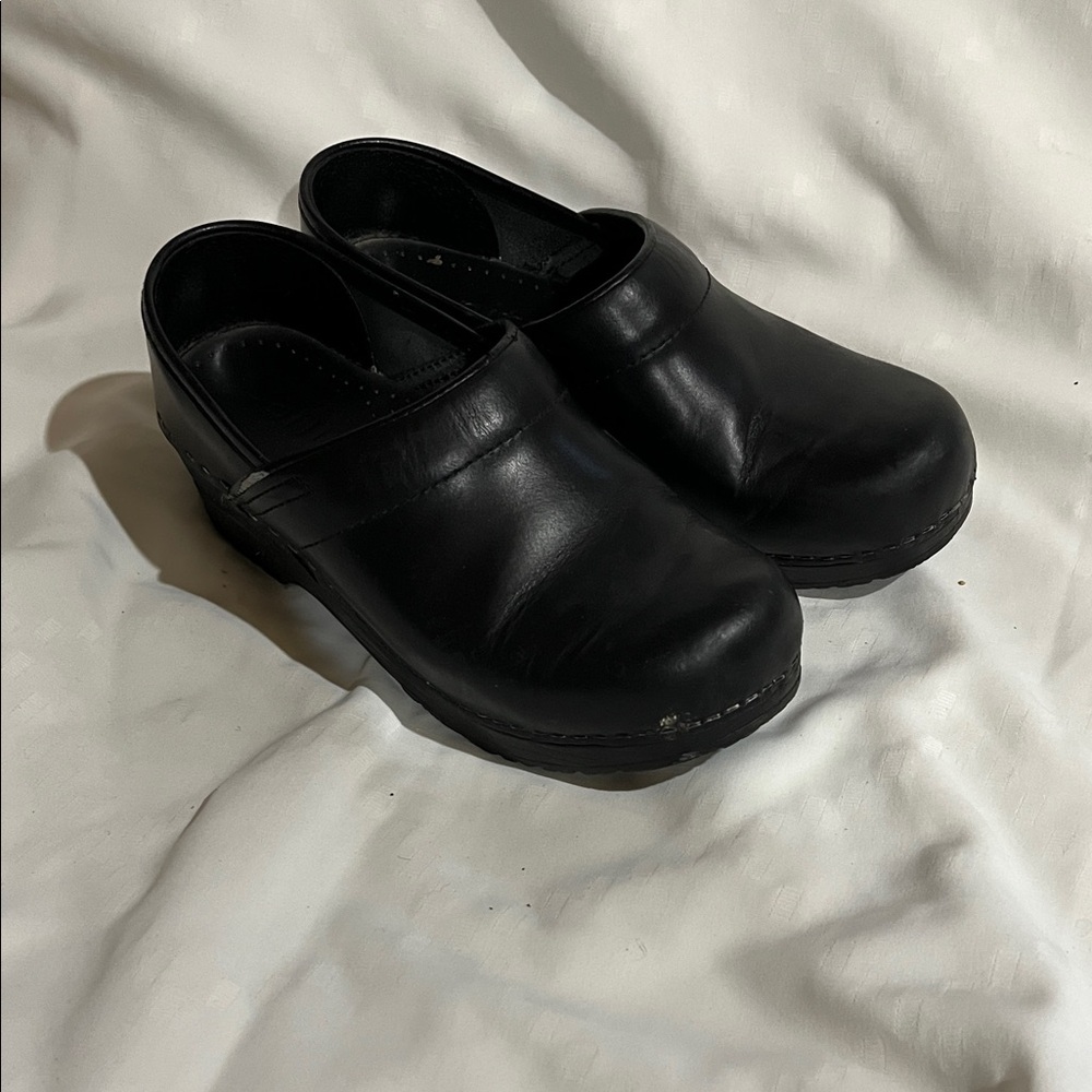 Sanita Classic Black Leather Clogs